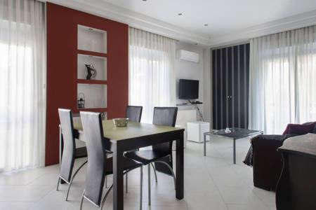Glyfada Riviera Home Atene Esterno foto